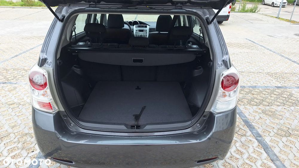 Toyota Verso 1.8 Premium - 20