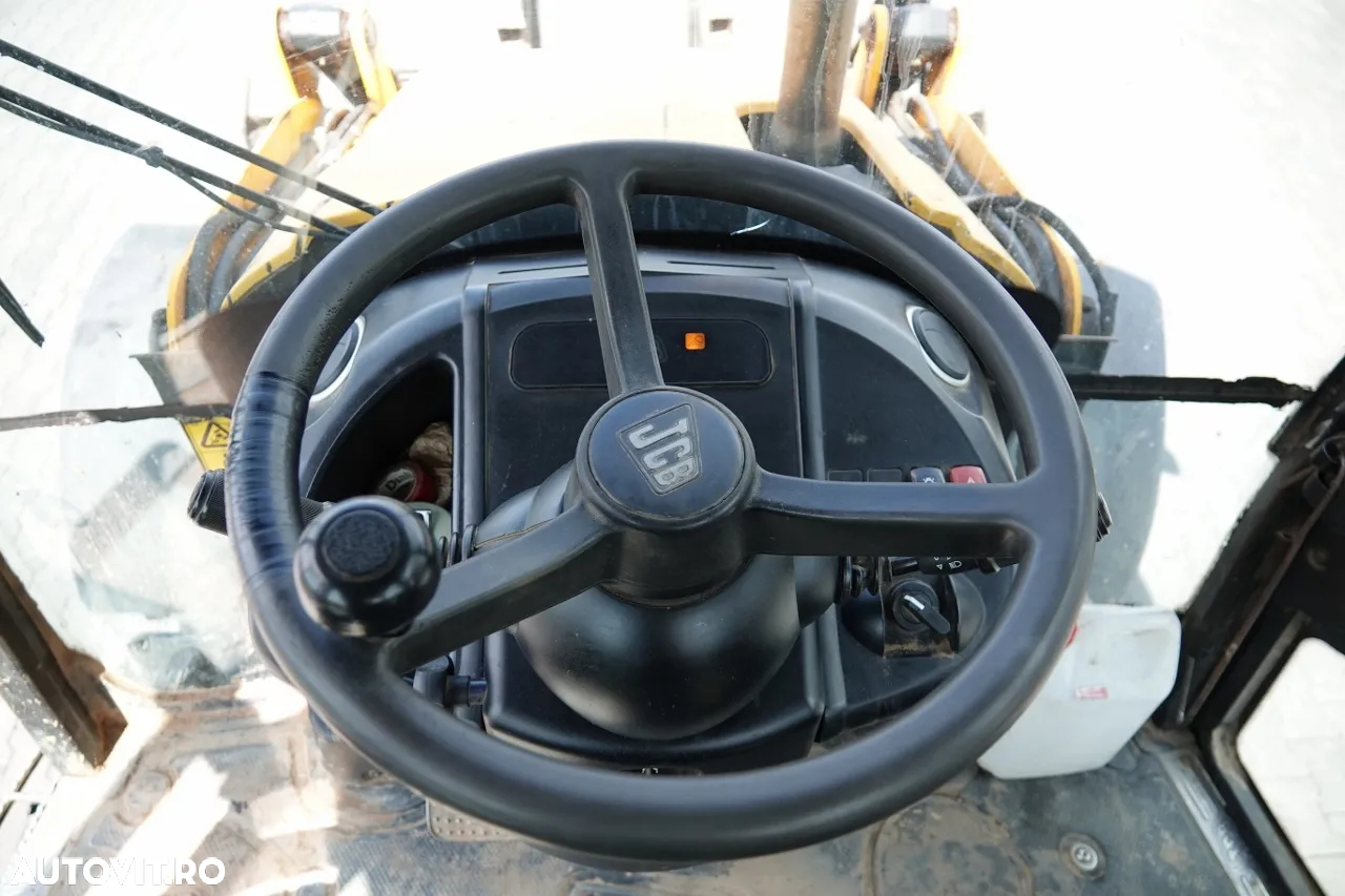 JCB 3CXCAEC / EXCAVATOR / MANETĂ DE SERVICIU / 2011 - 33
