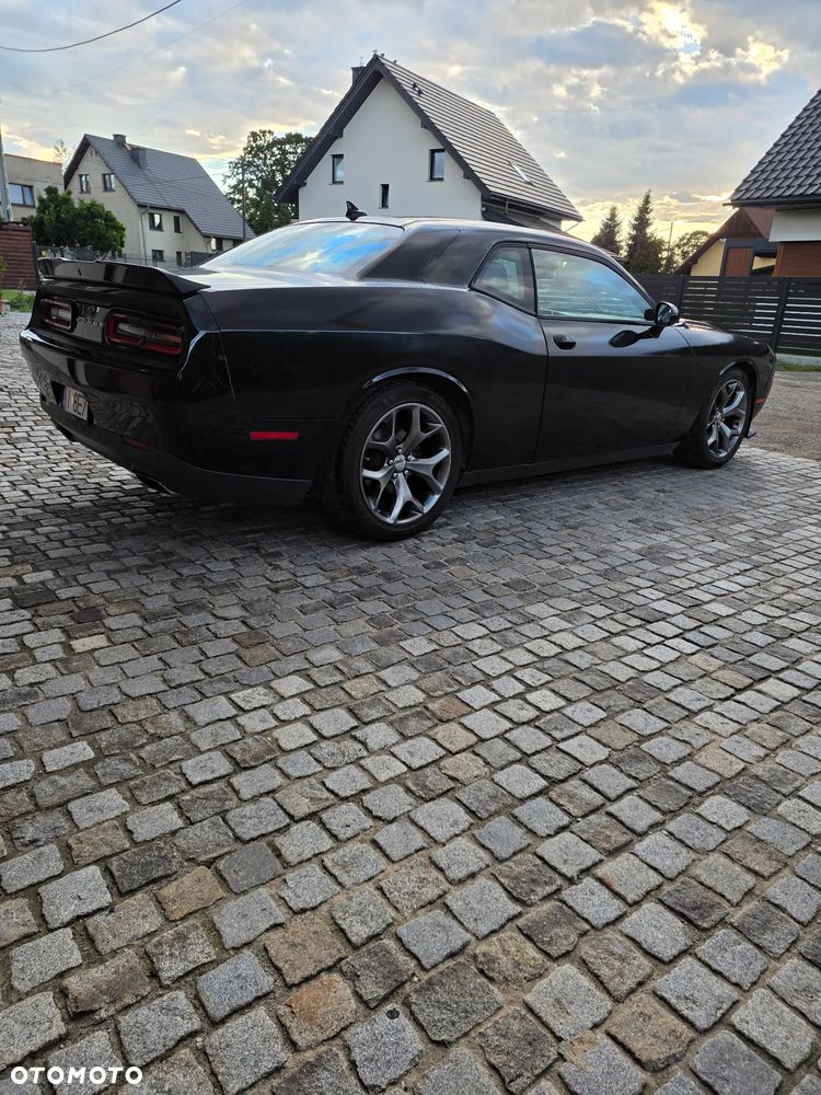 Dodge Challenger - 5