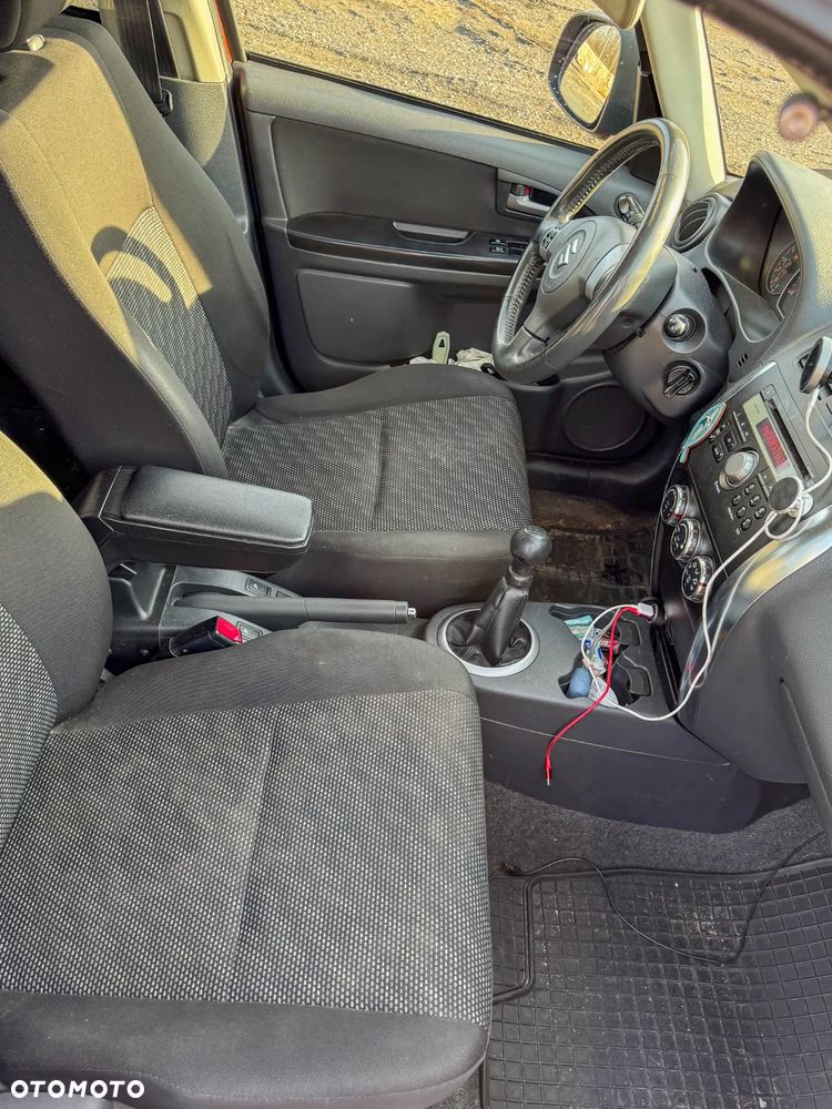 Suzuki SX4 1.6 GS / Premium - 27
