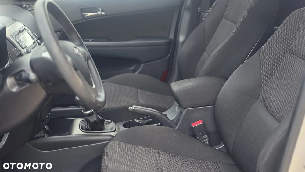Hyundai i30 1.4 Classic + EU5 - 18