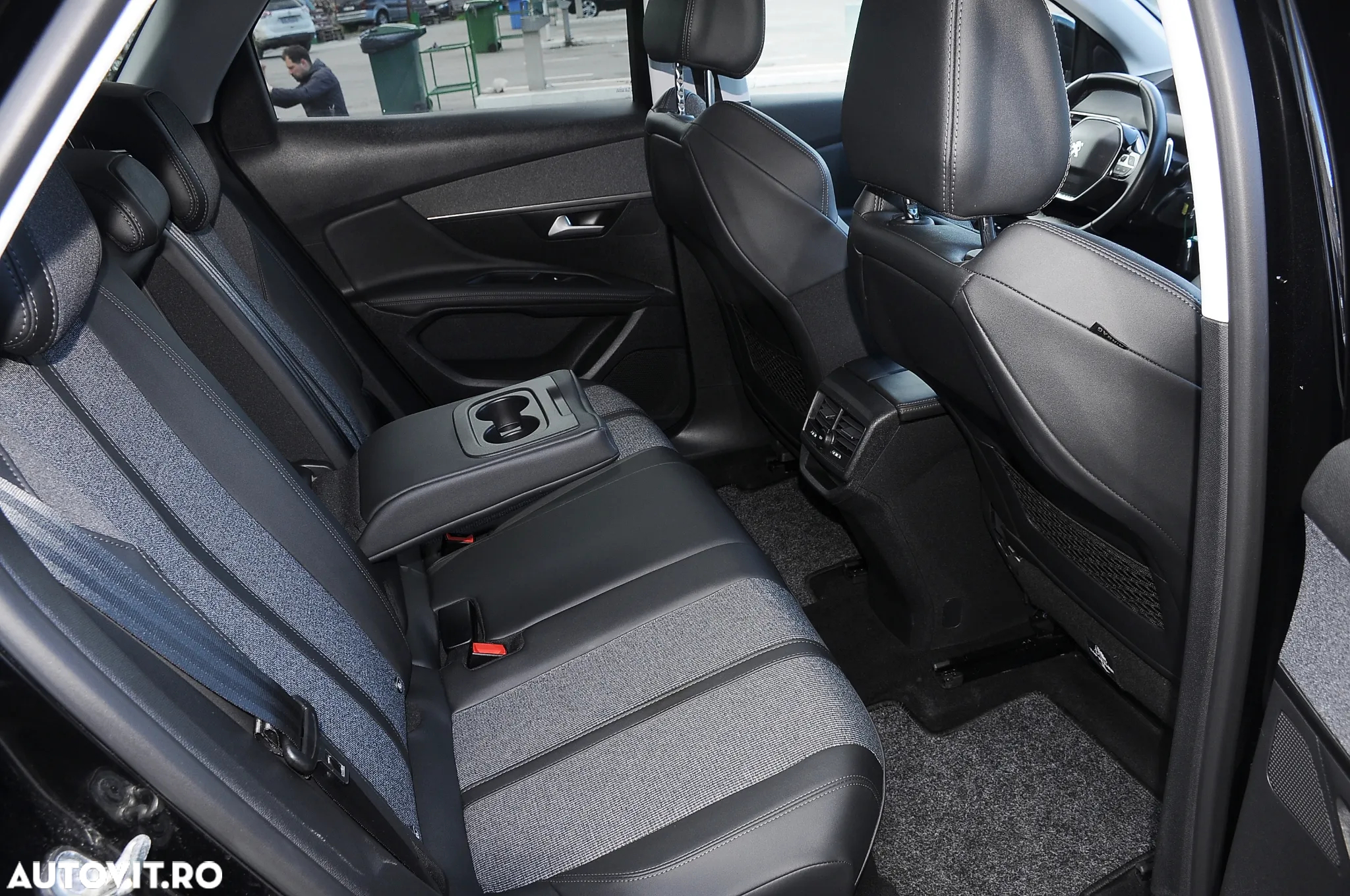 Peugeot 3008 BlueHDi 130 Stop & Start EAT8 Allure - 20