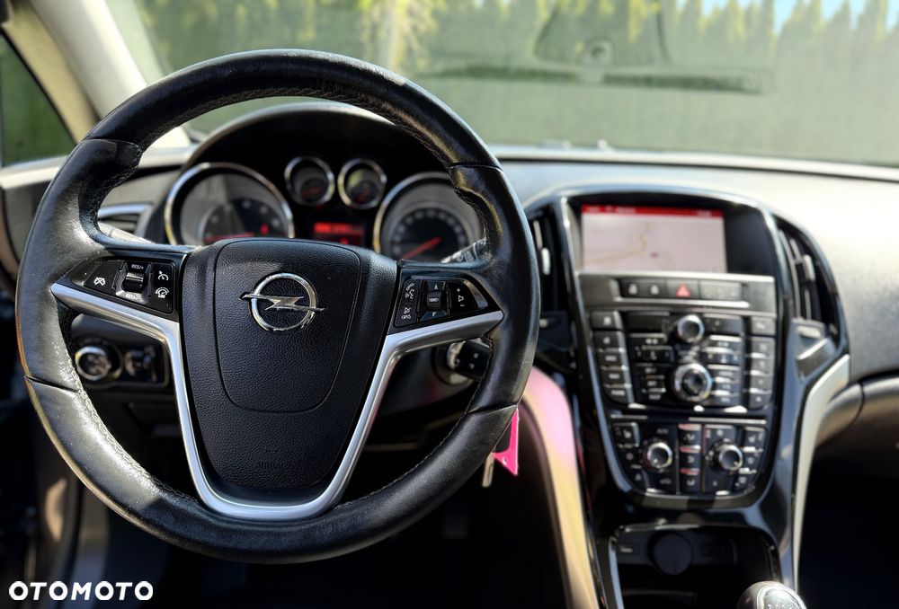 Opel Astra 1.4 Turbo Color Edition - 26