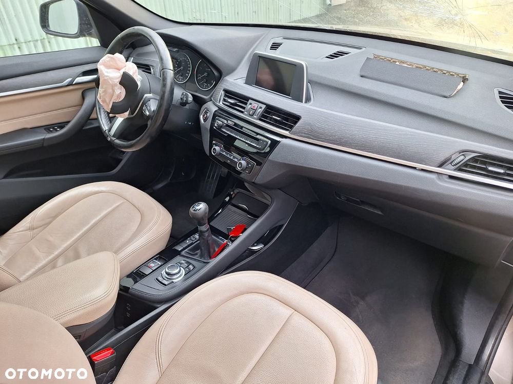 BMW X1 sDrive18d Sport Line - 7