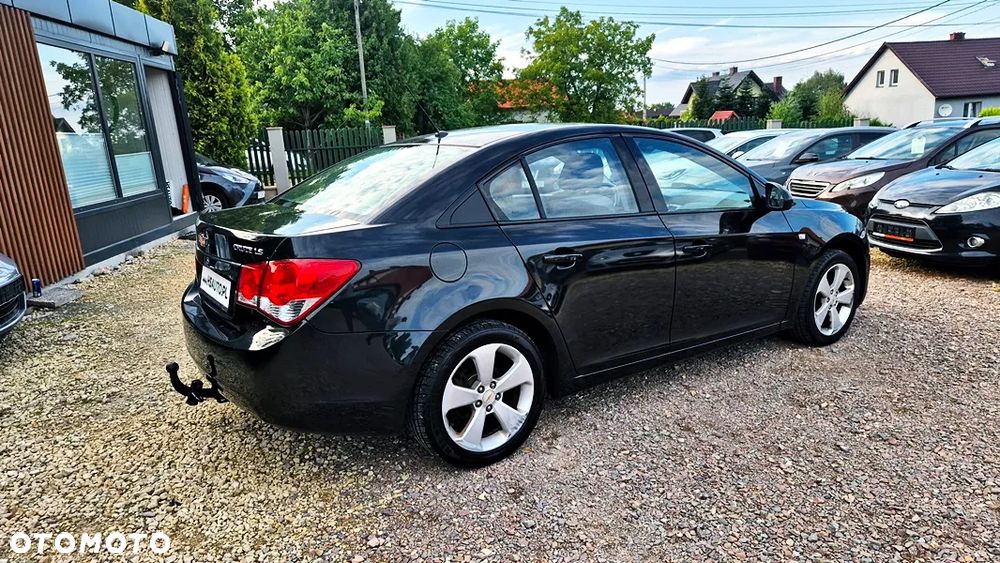 Chevrolet Cruze 1.6 LS - 13