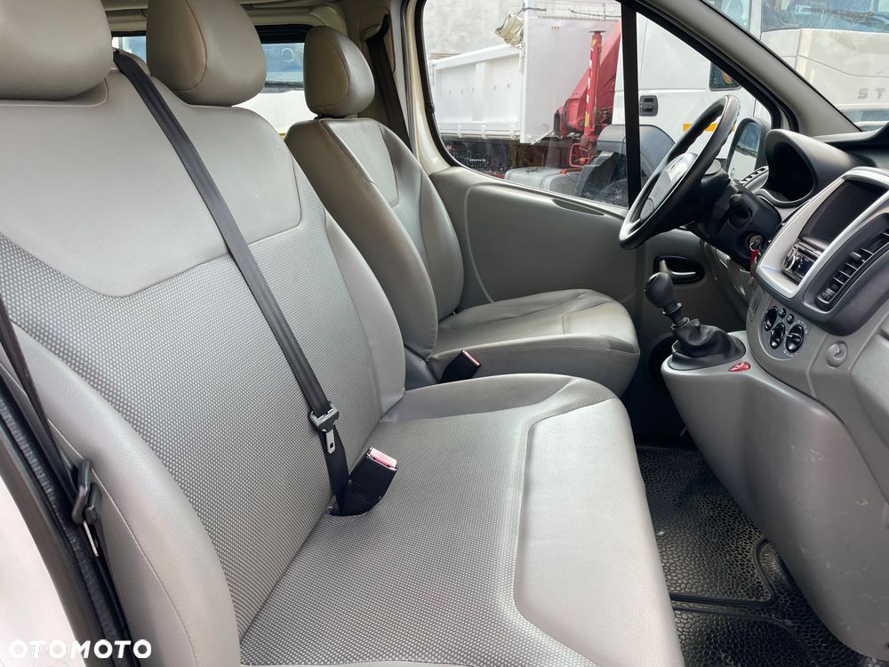 Renault Trafic Passenger Expression - 21