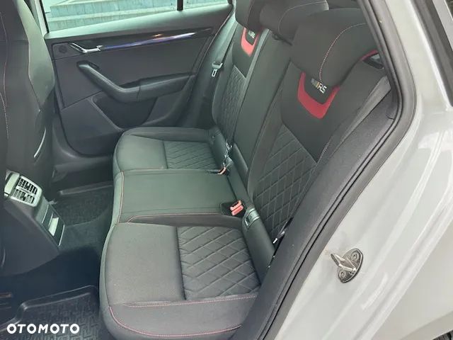 Skoda Octavia Combi 2.0 TDI RS - 10