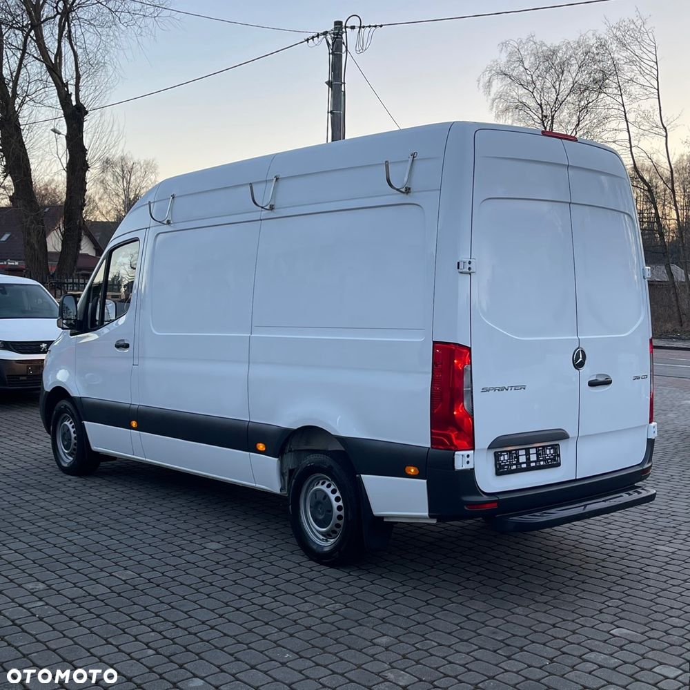 Mercedes-Benz Sprinter - 9