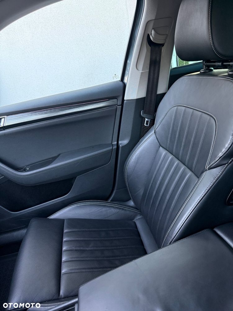 Skoda Superb 2.0 TDI DSG Premium Edition - 21