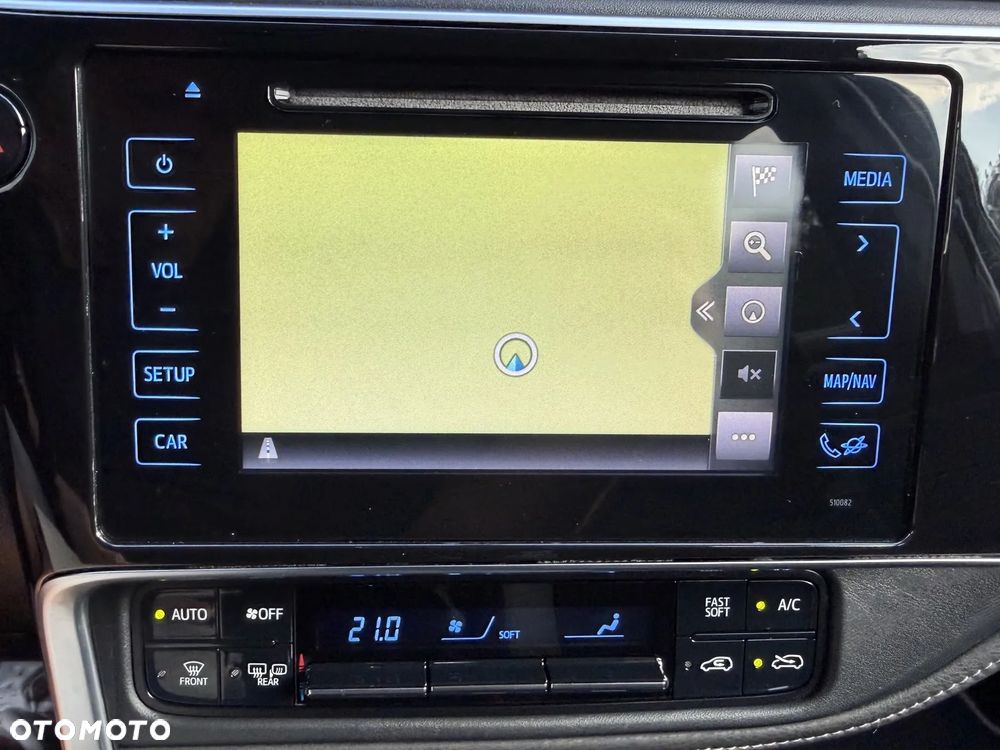 Toyota Auris - 11