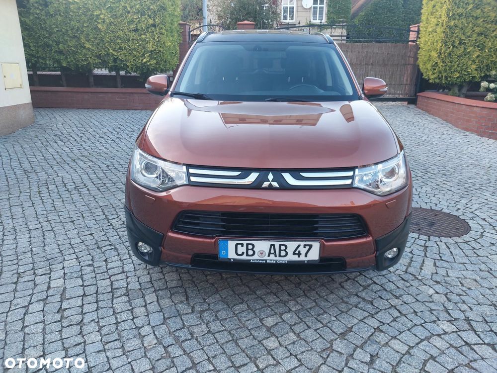 Mitsubishi Outlander 2.2 DI-D 4WD Diamant Edition - 9