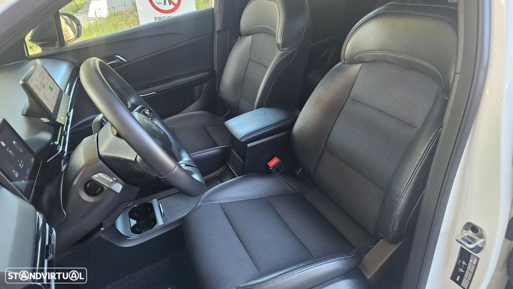 MG MG4 64 kWh Luxury - 14