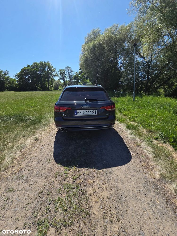 Audi A4 Avant 2.0 TDI S tronic - 33