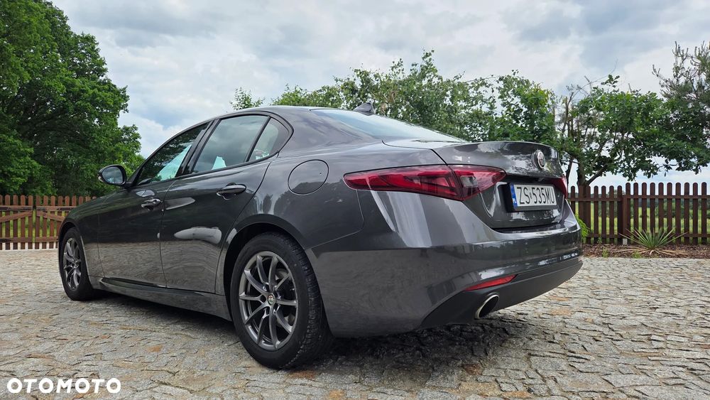 Alfa Romeo Giulia 2.0 Turbo Business - 4