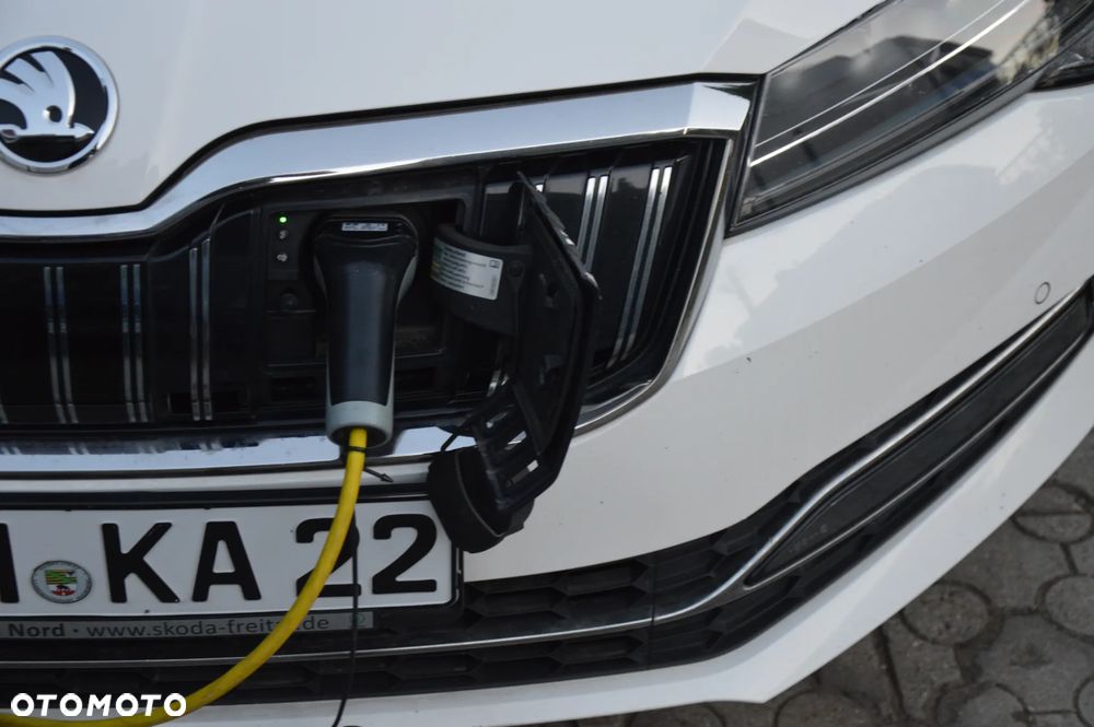 Skoda Superb 1.4 TSI Plug-In Hybrid Style DSG - 19