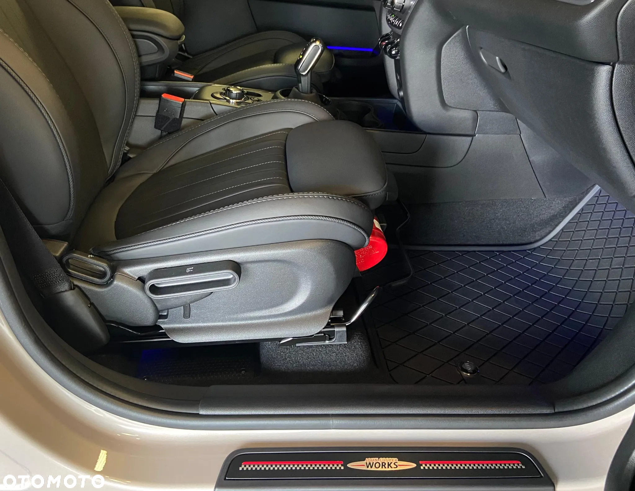 MINI John Cooper Works ALL4 sport - 9