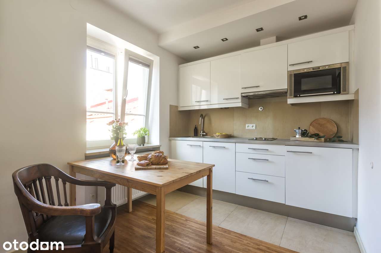 klimatyczne studio w zabytkowej kamienicy | Hoża