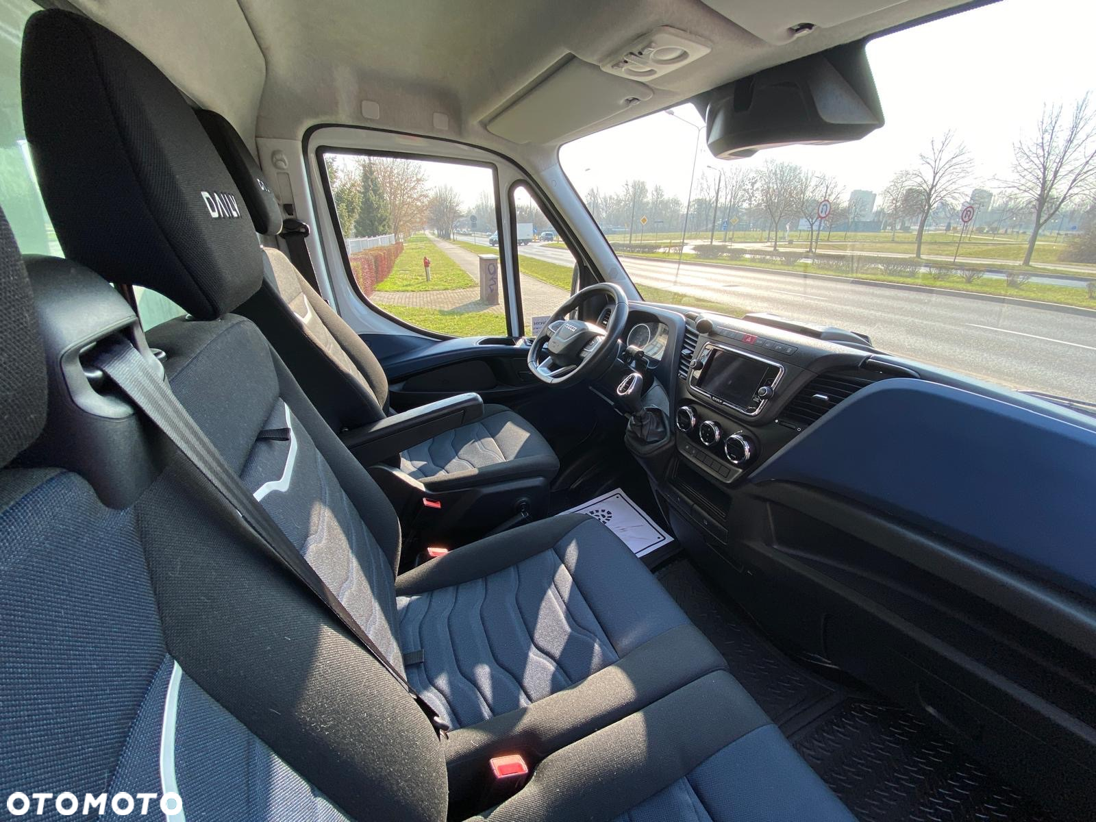 Iveco DAILY 35-160 HI-MATIC KONTENER WINDA WYSOKOŚĆ KONTENERA 2,5 M - 37