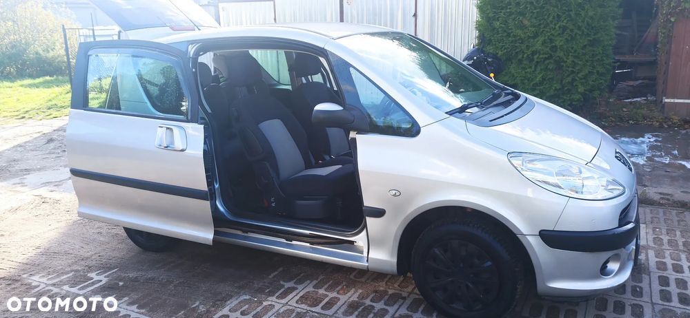 Peugeot 1007 1.4 Happy - 2