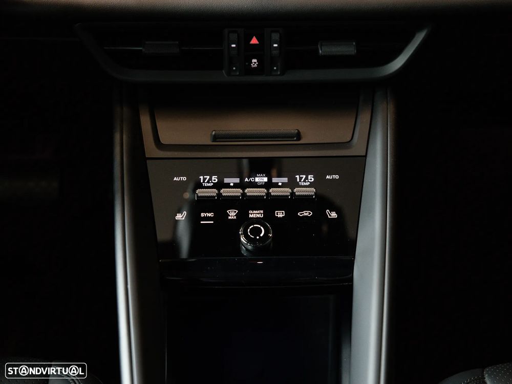 Porsche Macan Electric - 35