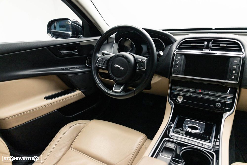 Jaguar XE 2.0 D Prestige Aut. - 16