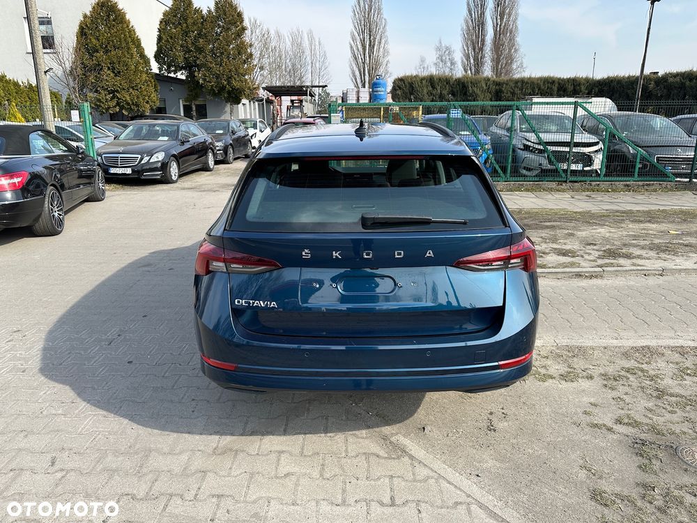 Skoda Octavia 2.0 TDI DSG Tour - 11