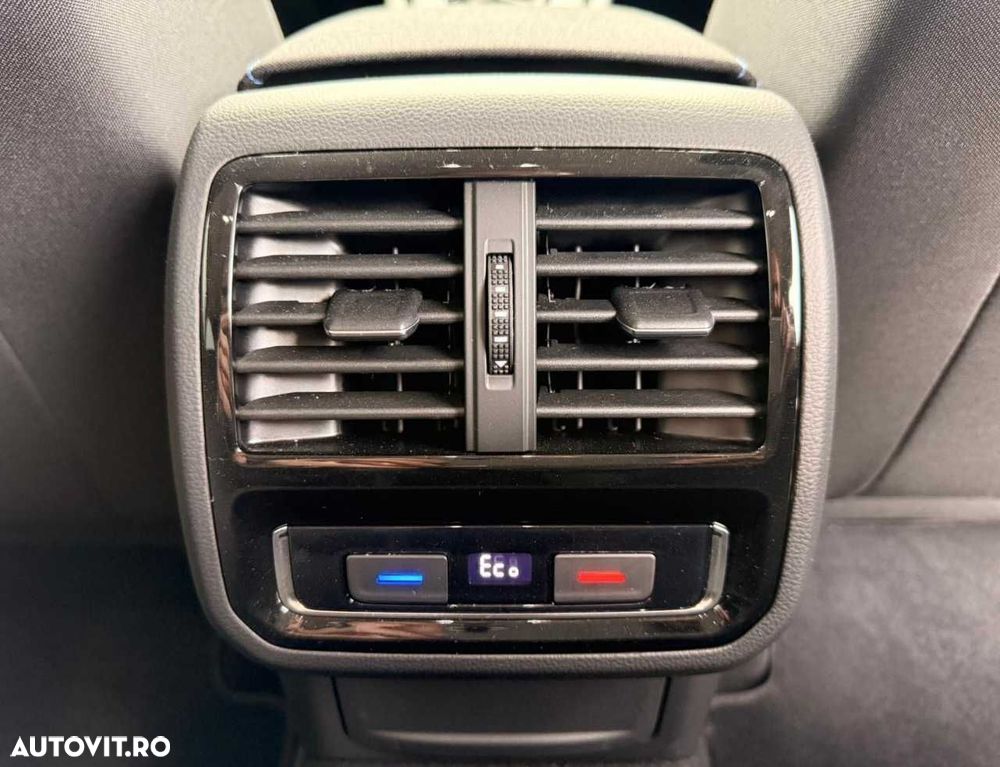 Volkswagen Passat - 27