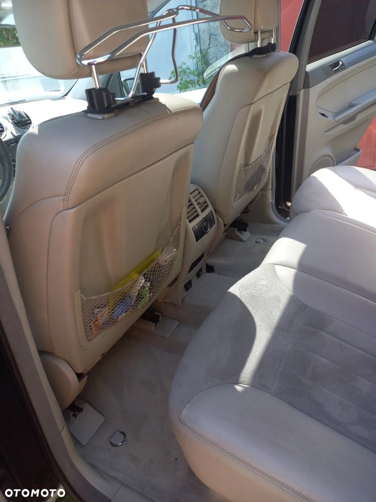 Mercedes-Benz ML - 23