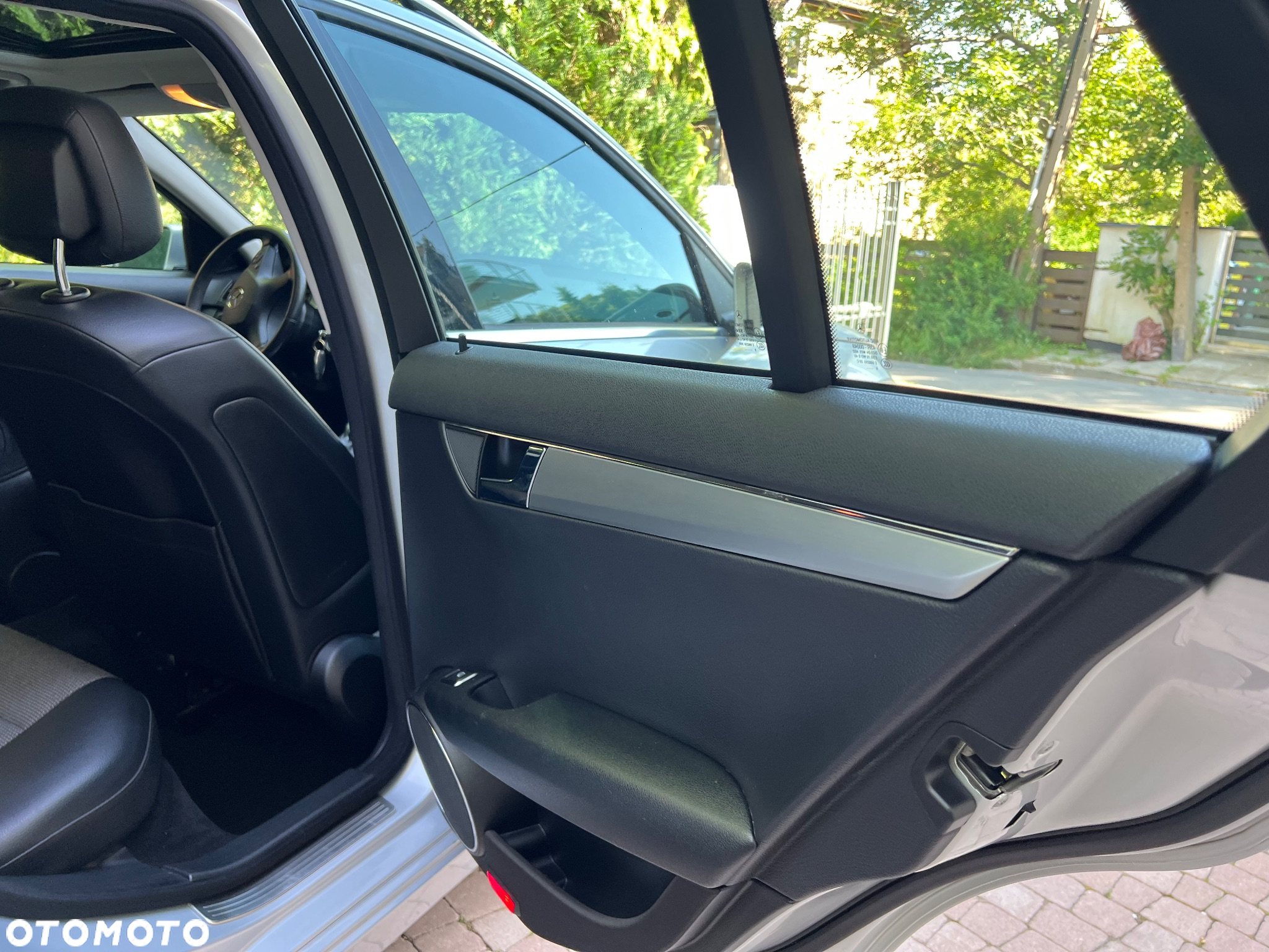 Mercedes-Benz Klasa C 180 T BlueEFFICIENCY 7G-TRONIC Elegance - 34