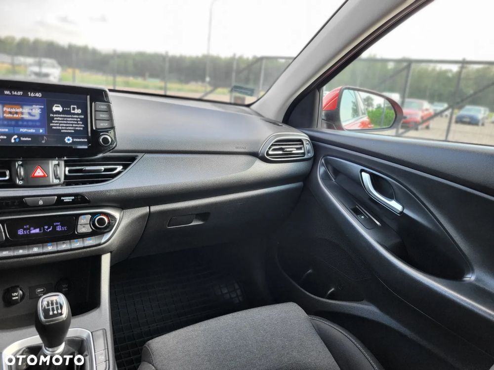 Hyundai i30 1.6 D Comfort - 11