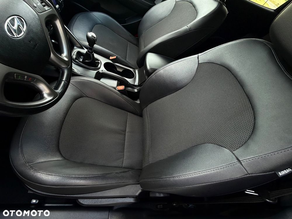 Hyundai ix35 1.7 CRDi 2WD Fifa World Cup Edition - 24