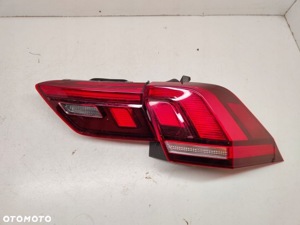LAMPA TYL PRAWA VW TIGUAN II LED KOMPLET 5NA945094 - 1