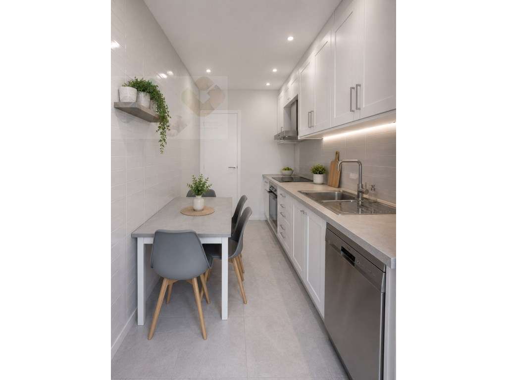 Apartamento com Excelente Potencial de Valorização na Amadora - Grande imagem: 5/17