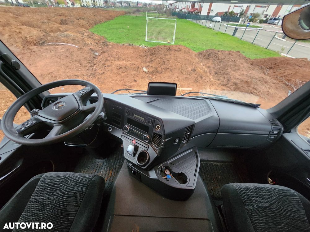 Mercedes-Benz Arocs - 11