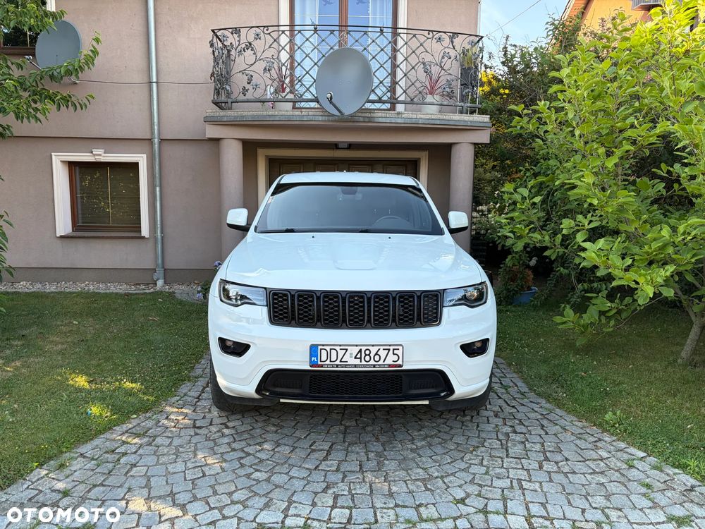 Jeep Grand Cherokee - 1