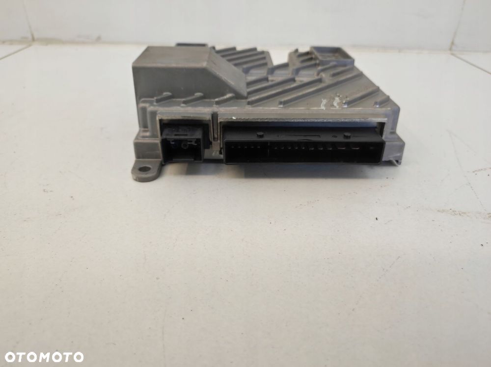 wzmacniacz audio radia burmester mercedes e klasa w213 213 - 3