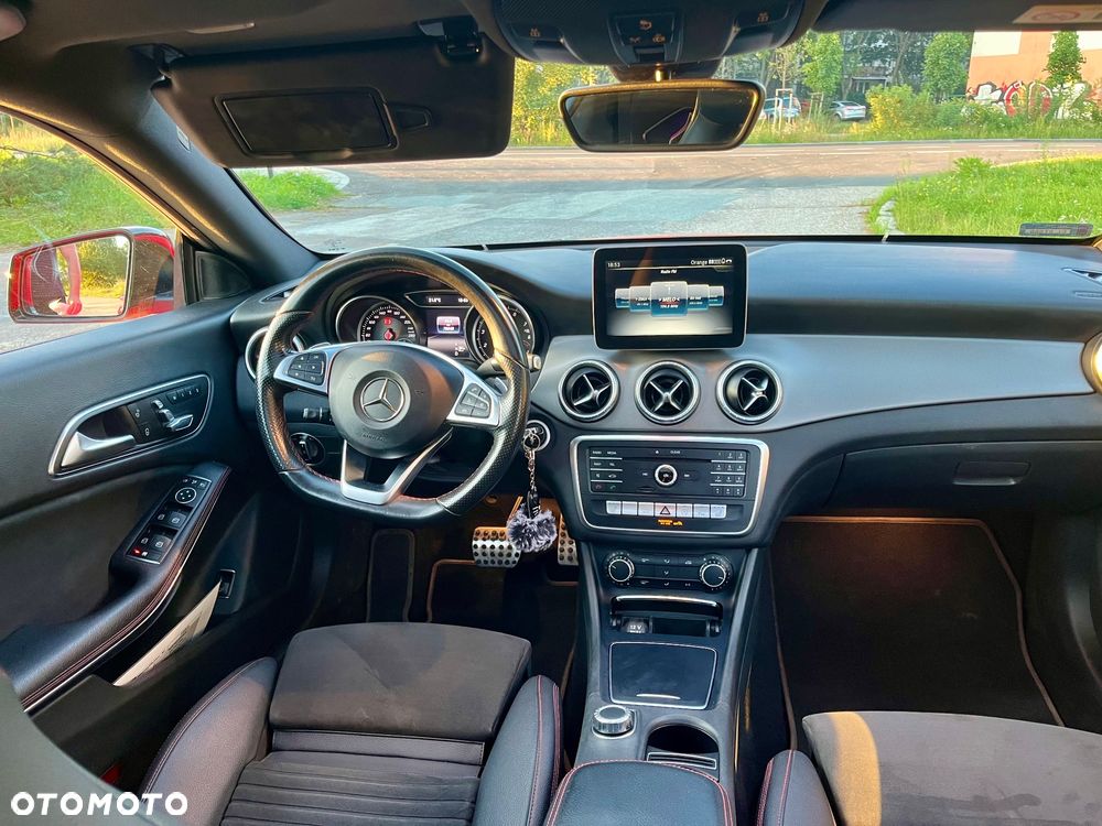 Mercedes-Benz CLA 220 4-Matic AMG Line - 8