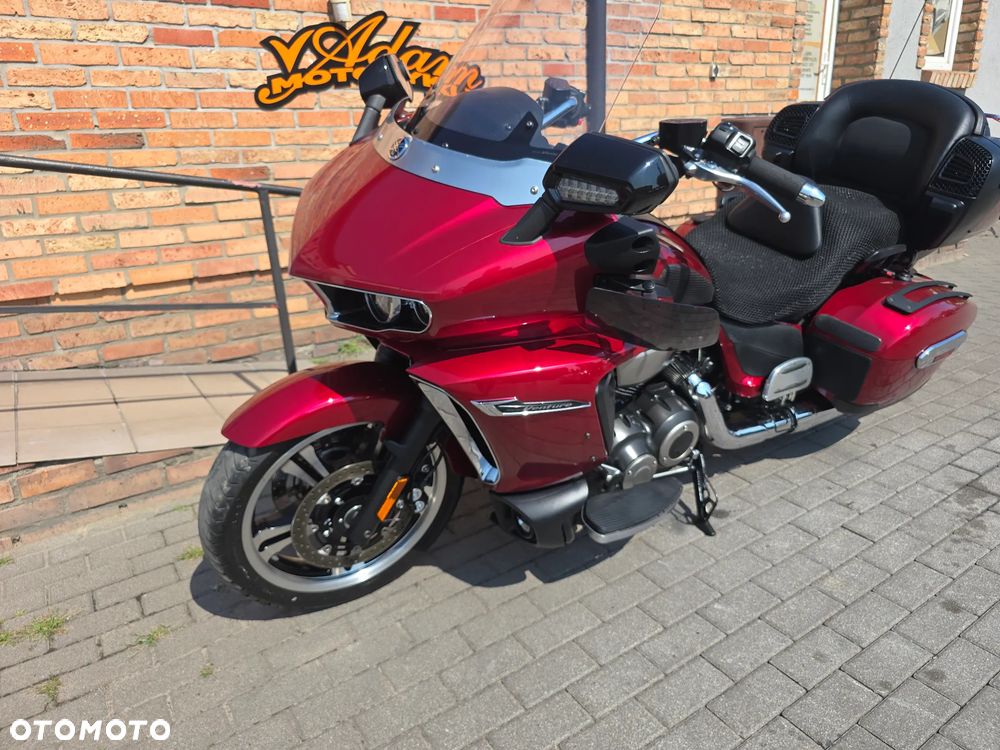 Yamaha Venture - 25