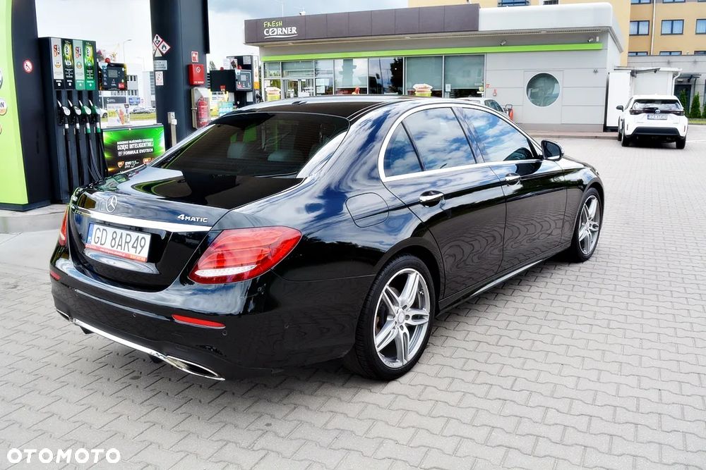 Mercedes-Benz Klasa E 300 9G-TRONIC AMG Line - 17