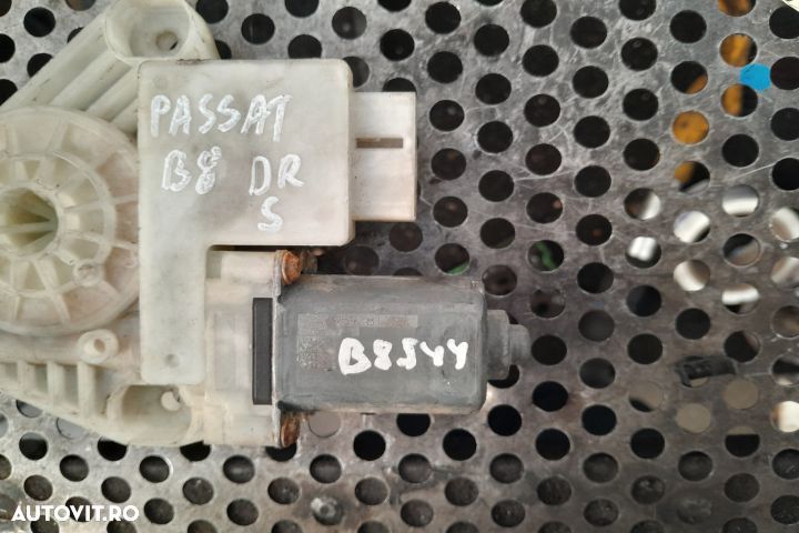 Motoras macara geam spate dreapta 5Q4959811H Volkswagen VW Passat B8 - 2