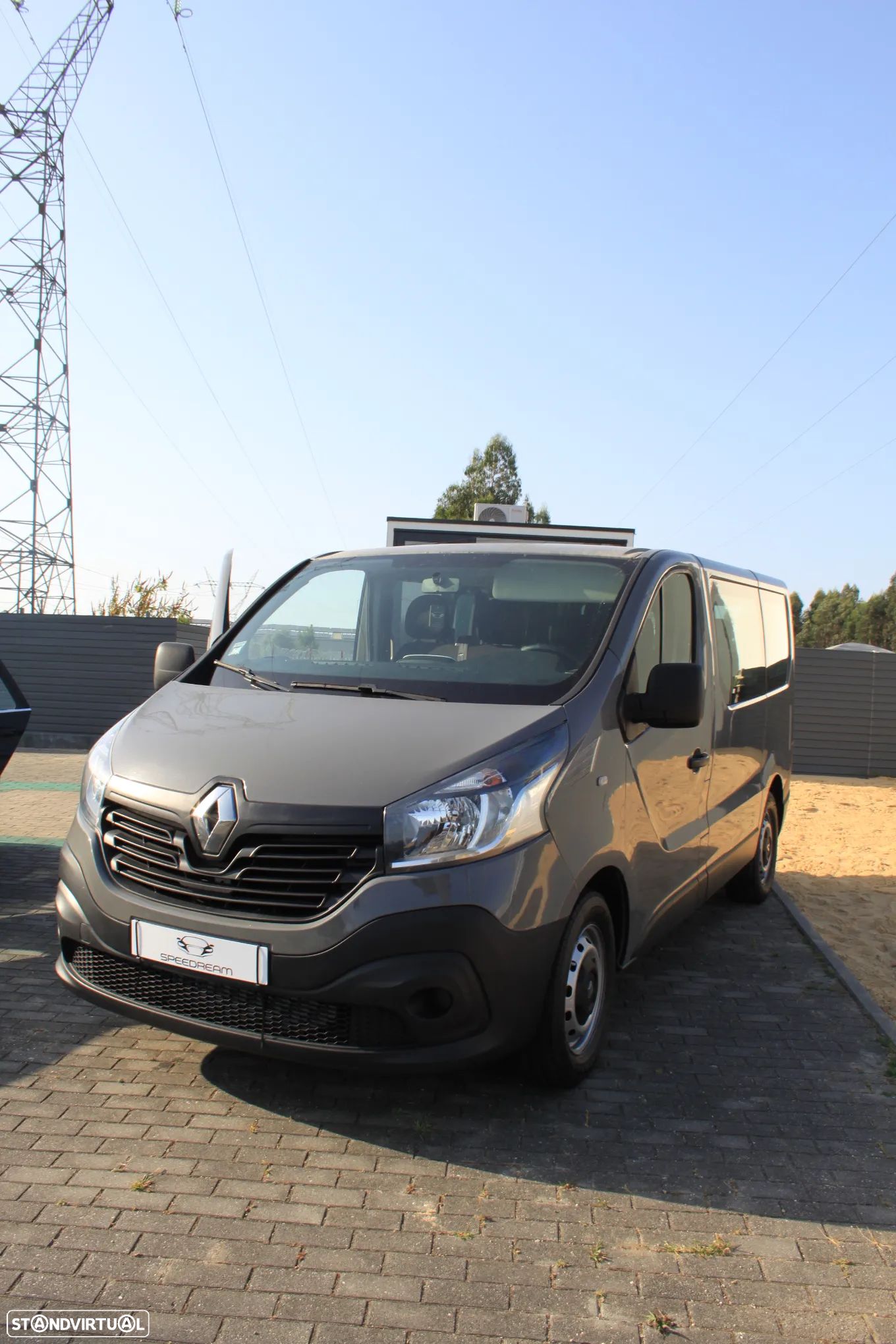 Renault Trafic - 1