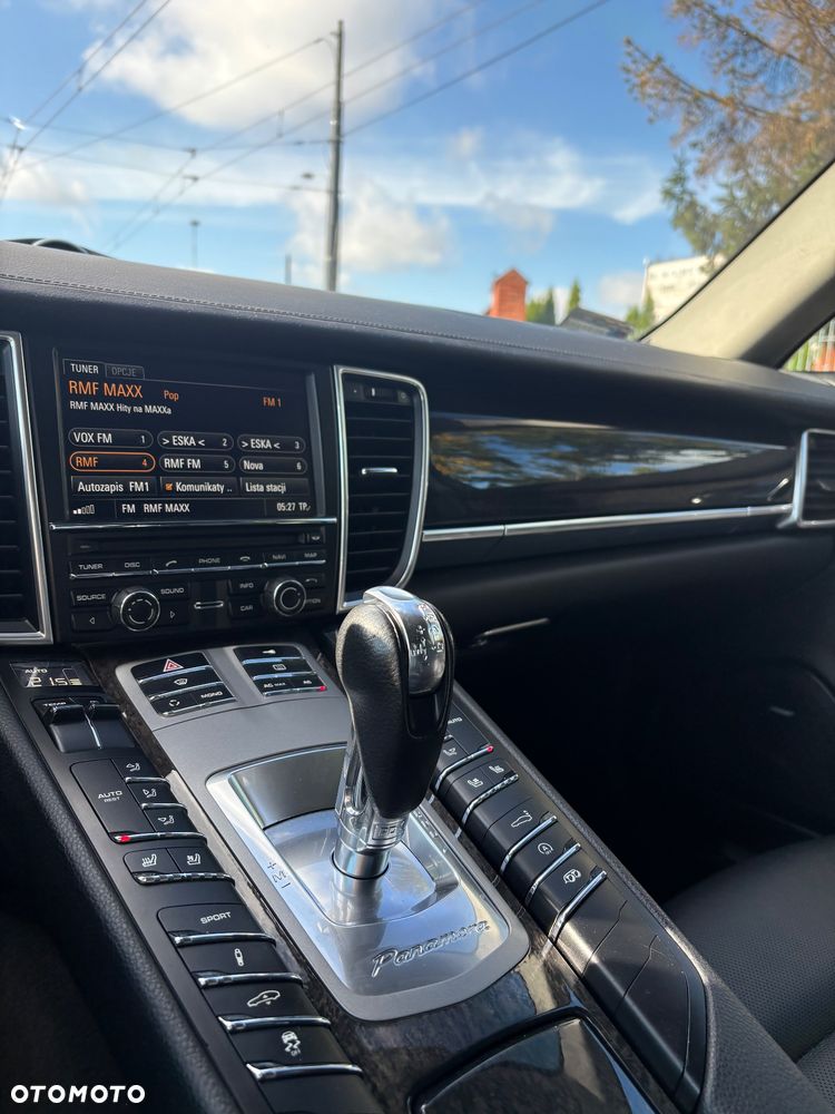 Porsche Panamera 4S - 16