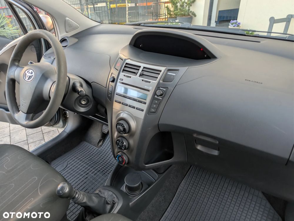 Toyota Yaris 1.4 D-4D Terra A/C - 23