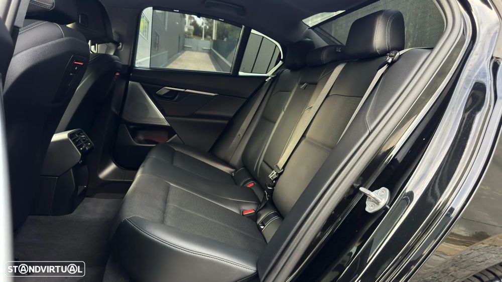 BMW i5 eDrive40 - 5