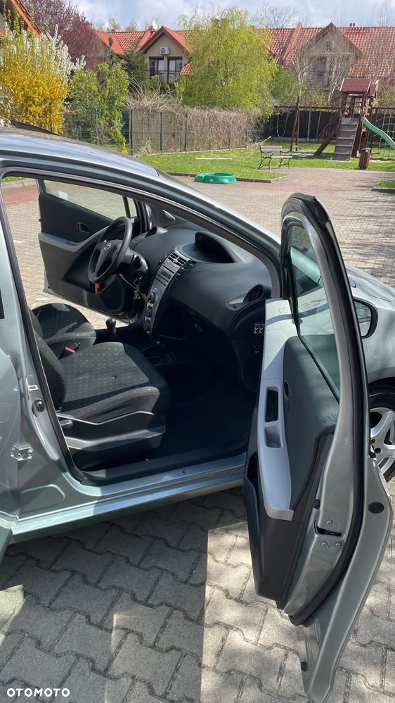 Toyota Yaris 1.3 Luna A/C - 10
