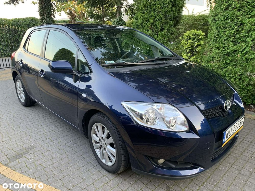 Toyota Auris 2.0 D-4D Luna - 1