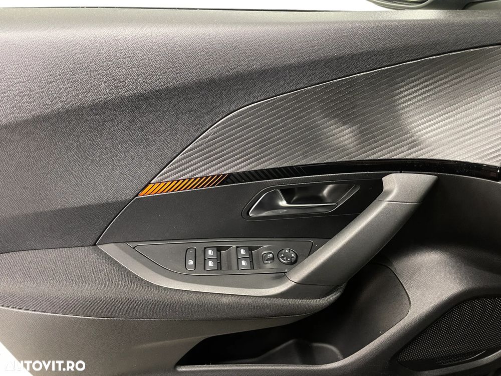 Peugeot 2008 PureTech 130 EAT8 Allure - 25