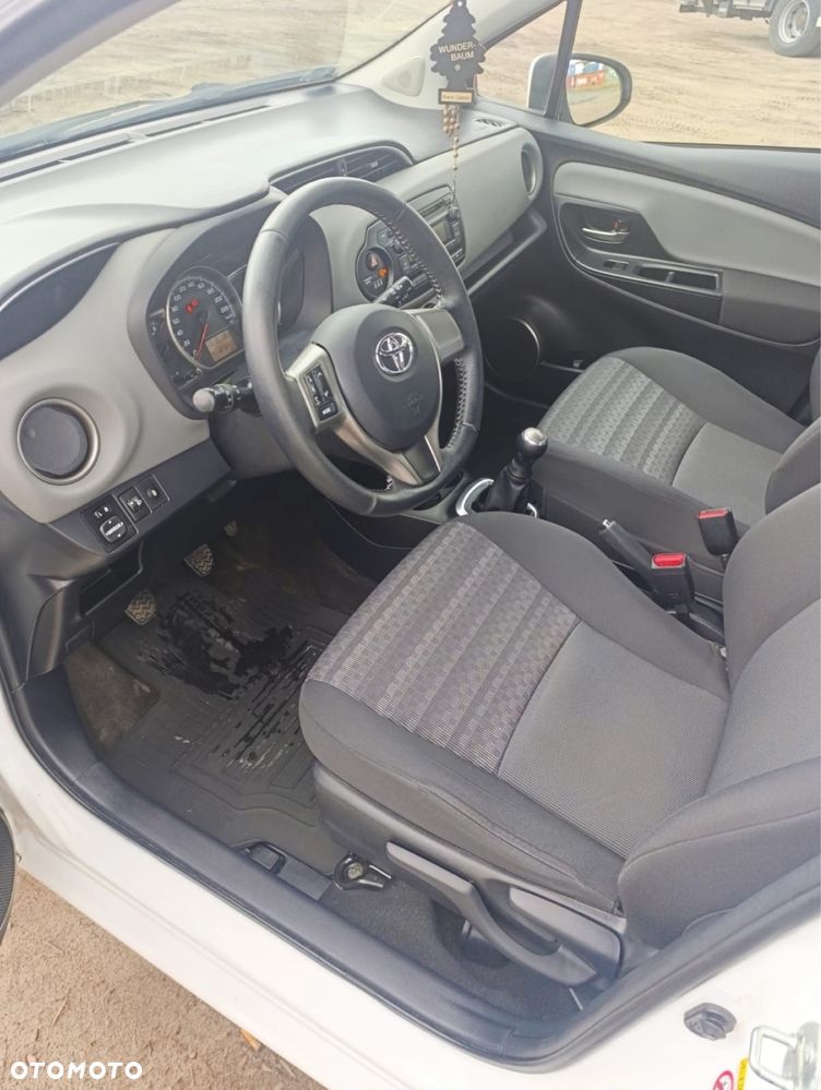 Toyota Yaris - 6