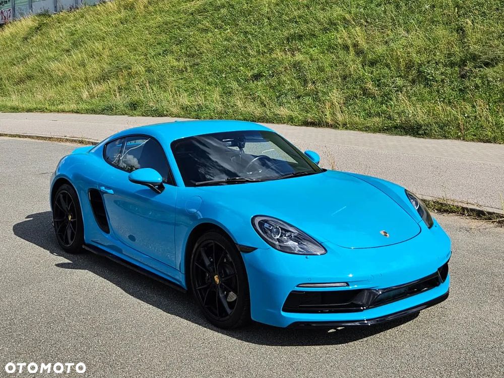 Porsche 718 Cayman - 1