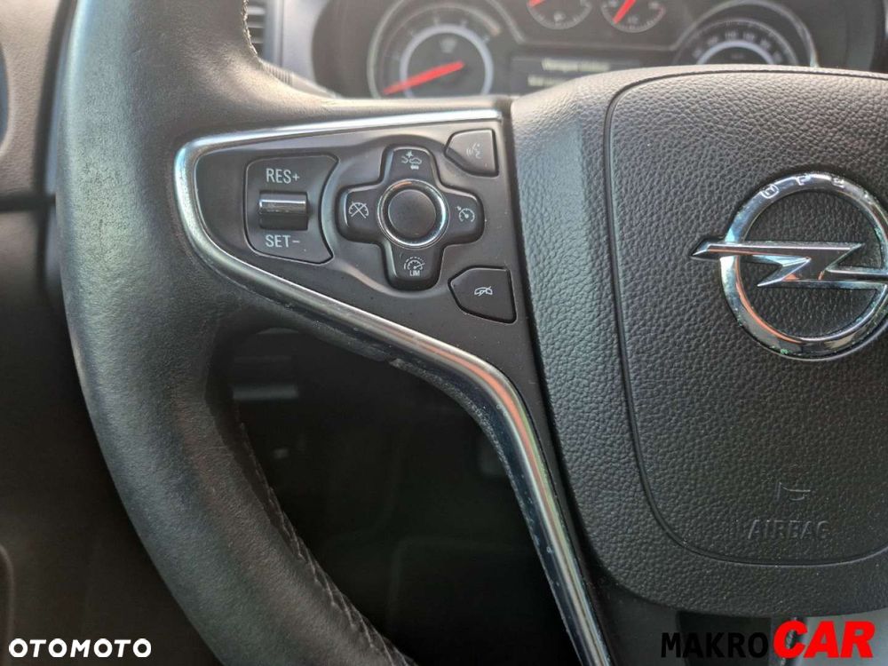 Opel Insignia - 8